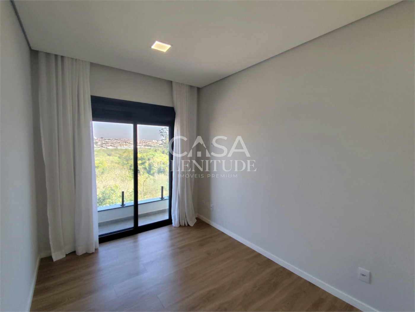 Casa em condomínio à venda com 3 quartos, sendo 1 suíte,  em Jardim Santa Esmeralda, Sorocaba, SP