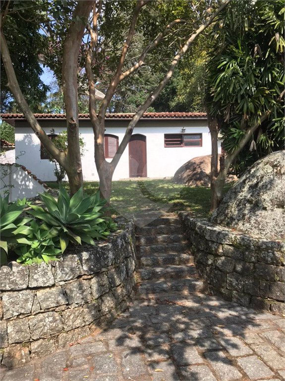 Casa à venda com 6 quartos, sendo 5 suítes, em Roseira, Mairiporã, SP
