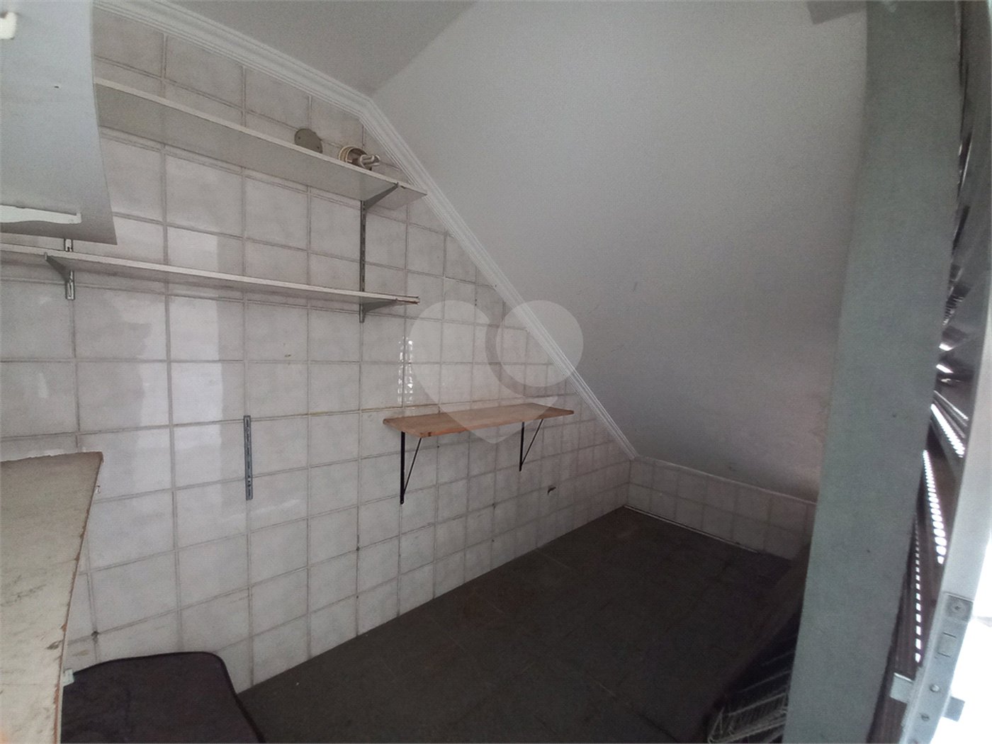 Sobrado à venda com 4 quartos, sendo 3 suítes, em Cidade São Francisco, São Paulo, SP