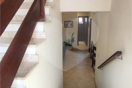 Casa à venda com 4 quartos, sendo 2 suítes, no condomínio Delle Stelle, Louveira - SP