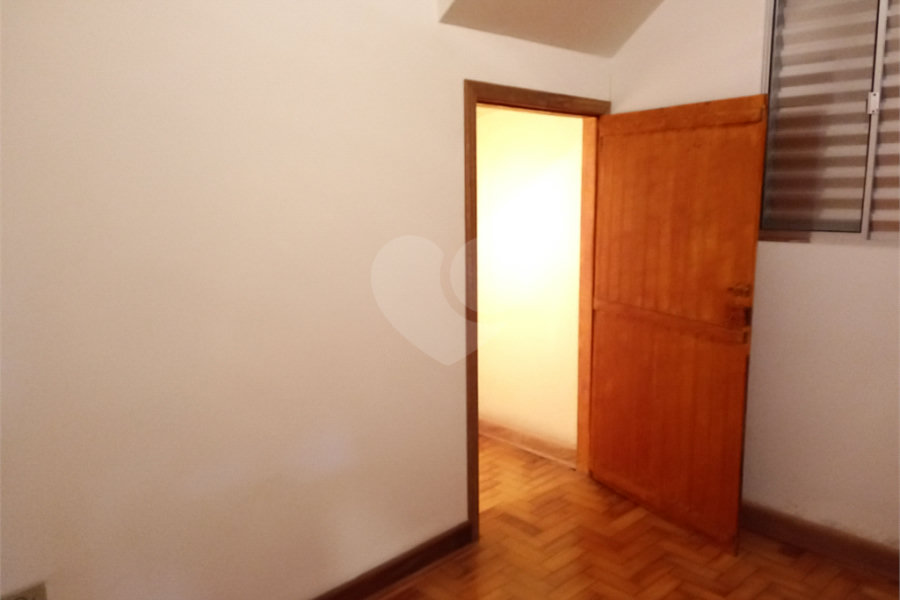 Sobrado à venda com 5 quartos em Horto, São Paulo, SP