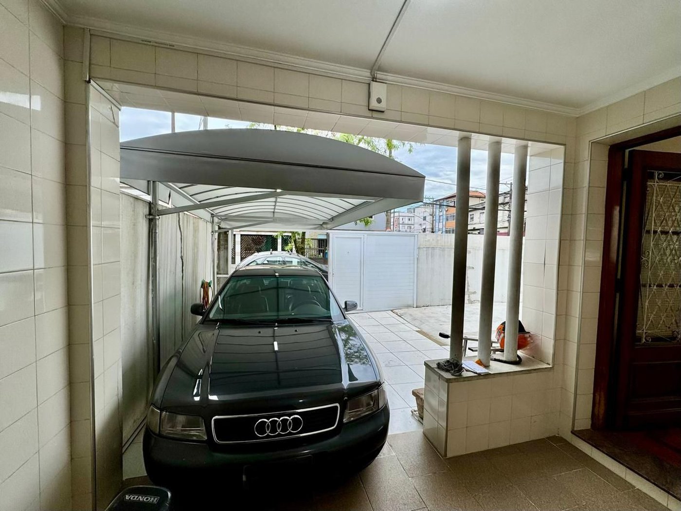 CASA AMPLA COM QUINTAL  150m² - 1.799.000,00 - Aparecida - Santos/SP