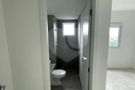 Apartamento à venda com 3 quartos, sendo 1 suíte,  em Vila Suzana, São Paulo, SP