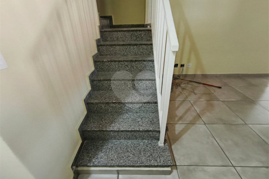 Sobrado à venda com 3 quartos, sendo 1 suíte, em Vila Nivi, São Paulo, SP