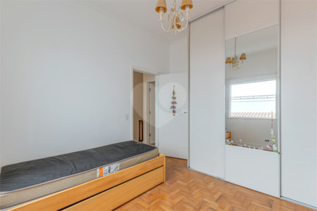 Sobrado à venda com 2 quartos, sendo 1 suíte, em Alto da Boa Vista, São Paulo, SP
