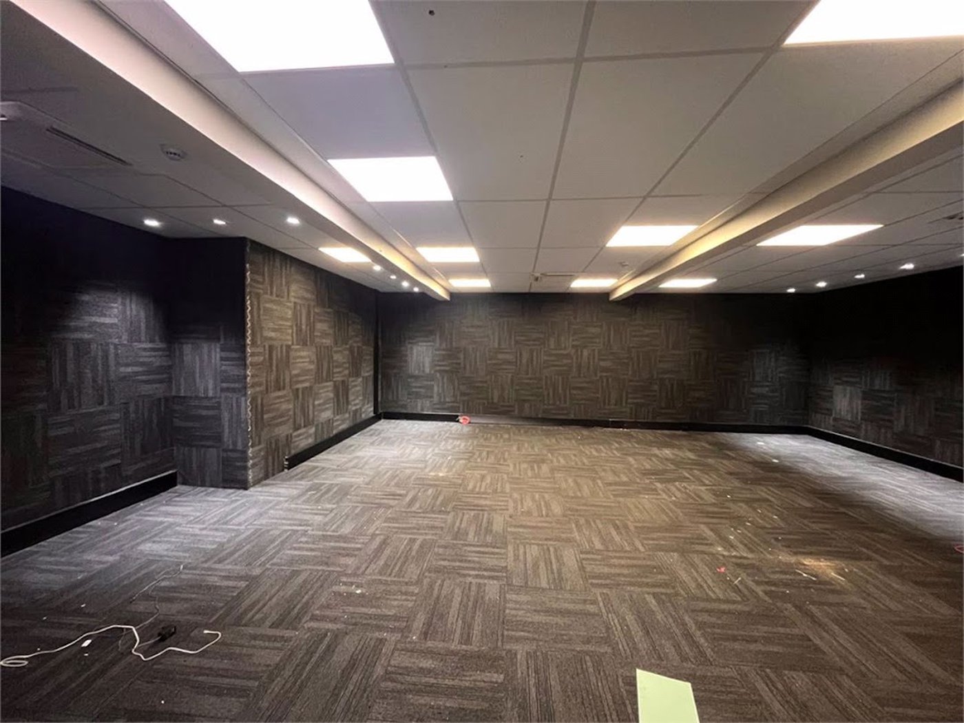 Prédio Corporativo em Santos | 4 Pavimentos | Galpão com Pé-Direito Duplo | Estrutura para +200 Pessoas | Compra Ou Locação