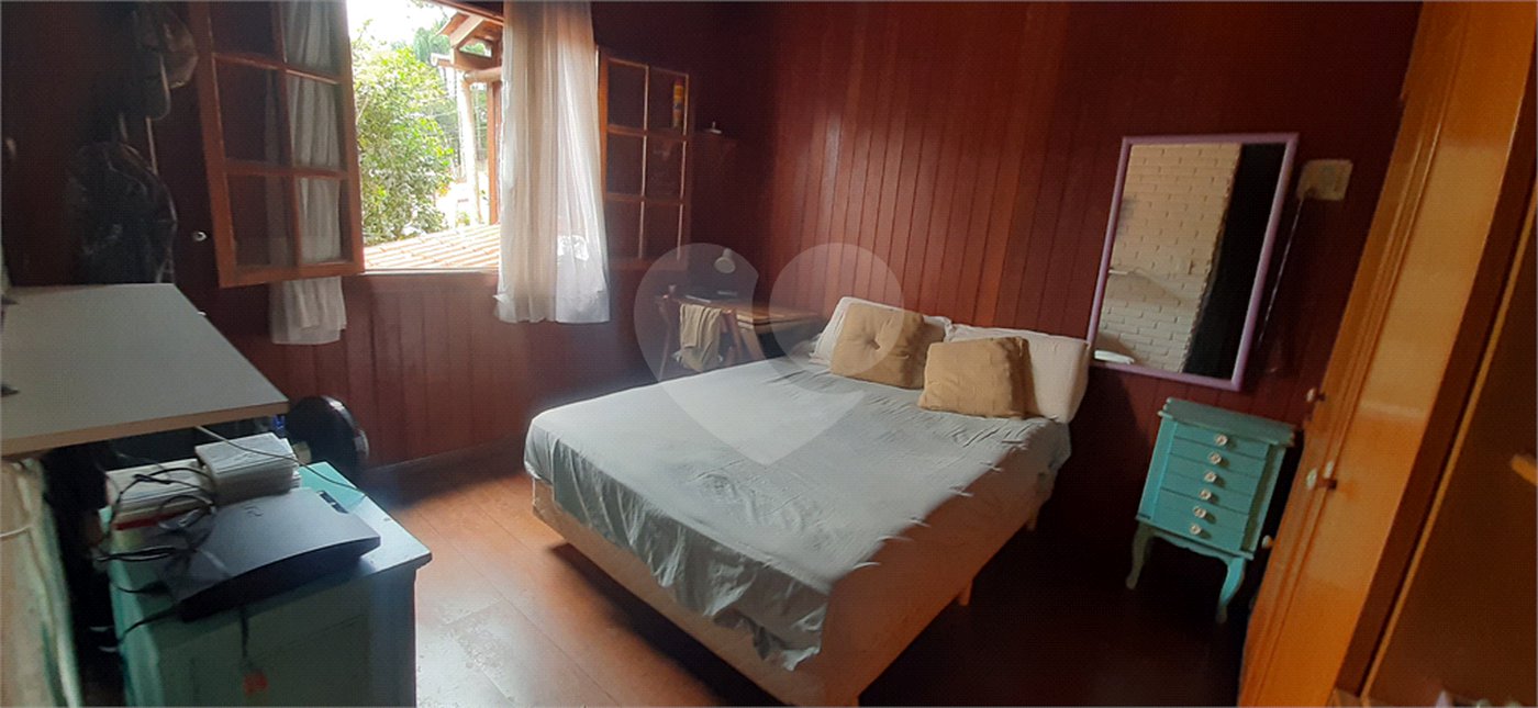 Casa à venda com 4 quartos, sendo 2 suítes, no condomínio Associação Reserva das Hortênsias, Mairiporã - SP