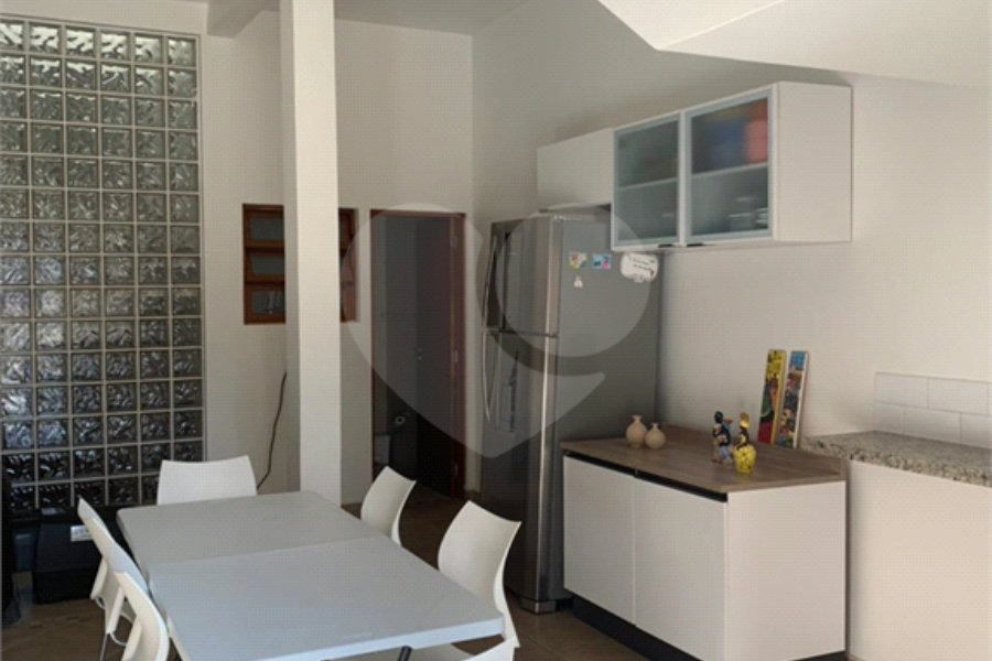 Sobrado à venda com 3 quartos, sendo 1 suíte, em Vila Irmãos Arnoni, São Paulo, SP