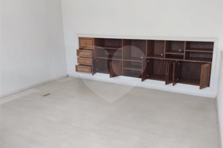Casa à venda com 4 suítes no condomínio Estância Marambaia, Vinhedo - SP