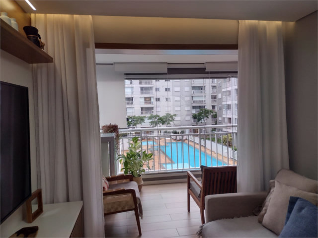 Apartamento à venda com 3 quartos, sendo 1 suíte,  em Campo Grande, São Paulo, SP