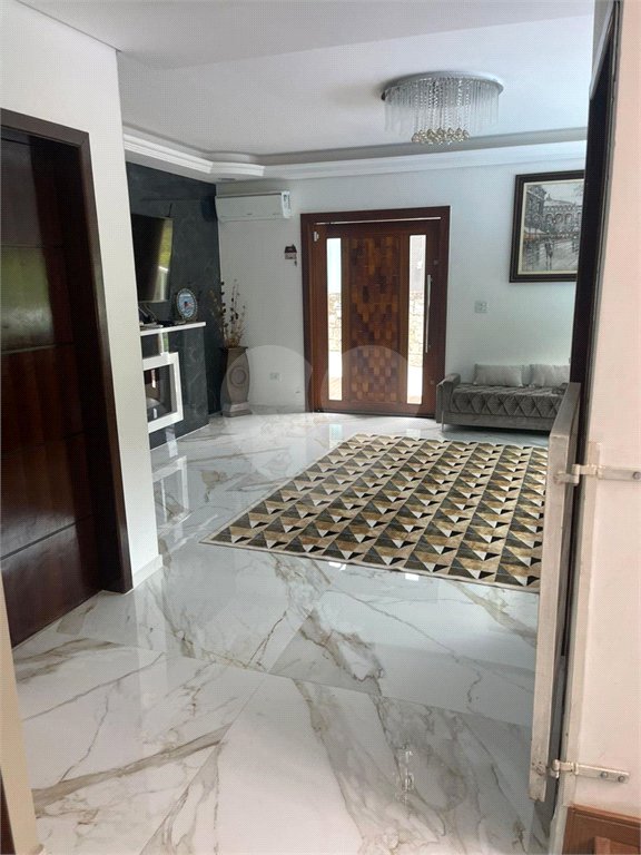 Casa à venda com 3 quartos, sendo 2 suítes, no condomínio : Conjunto Residencial Itaguaçu, São Paulo - SP