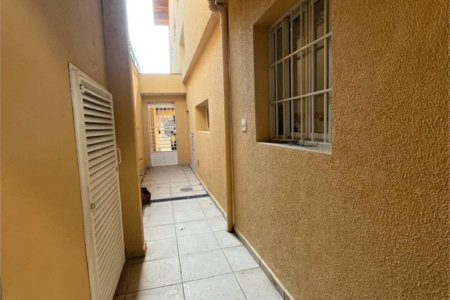 Sobrado à venda com 4 quartos, sendo 1 suíte, em Vila Cordeiro, São Paulo, SP
