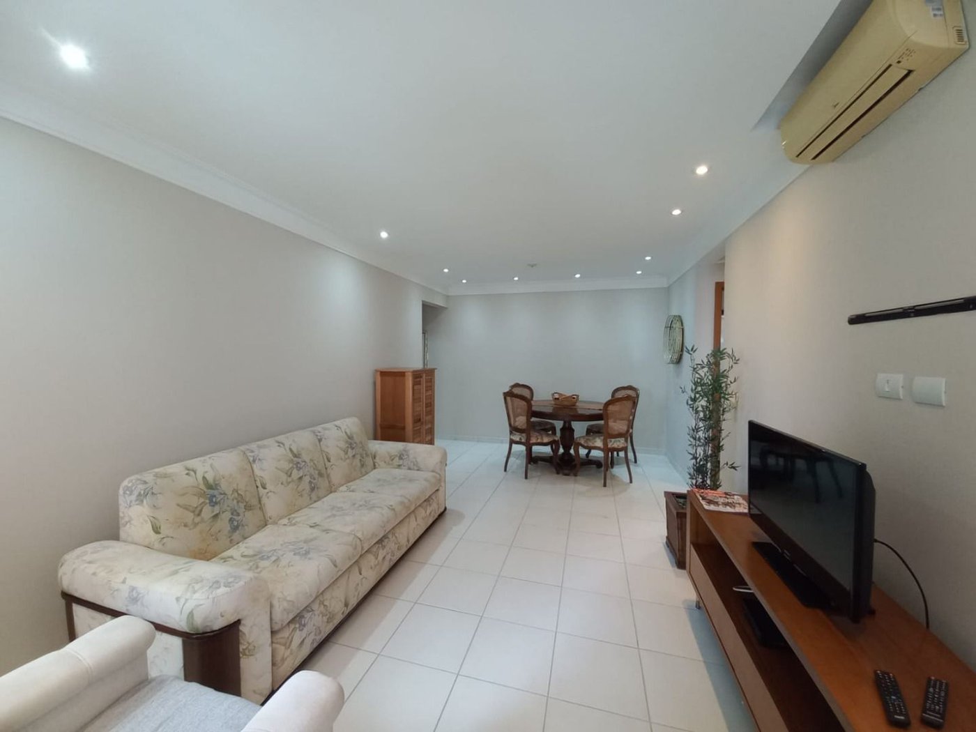 Apartamento com 2 dormitórios à venda, 97 m² por R$ 1.360.000,00 - Gonzaga - Santos/SP