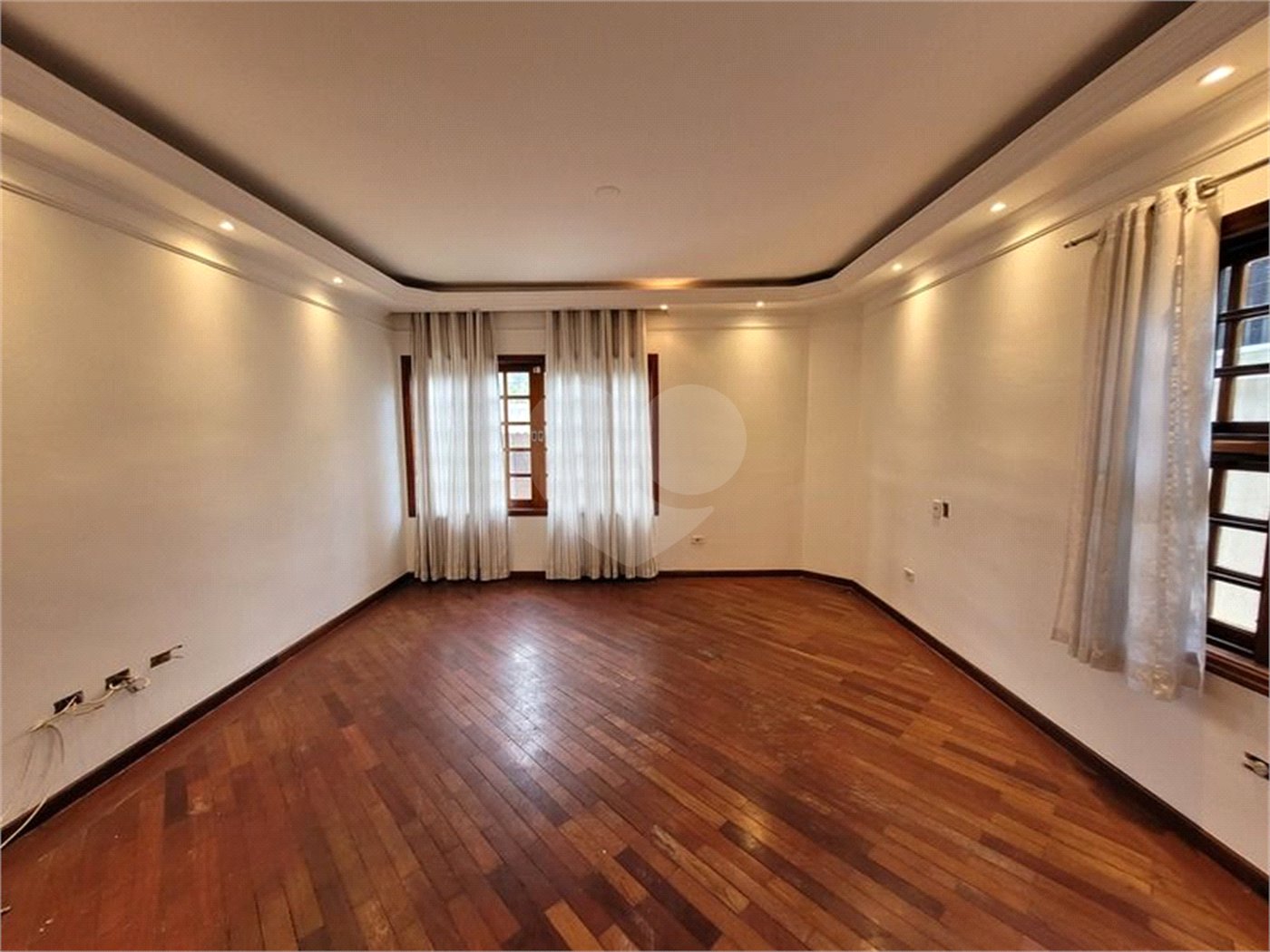 Casa térrea assobradada