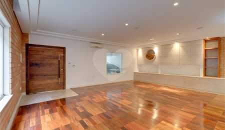 Sobrado à venda com 4 quartos, sendo 2 suítes,  em Brooklin Novo, São Paulo, SP