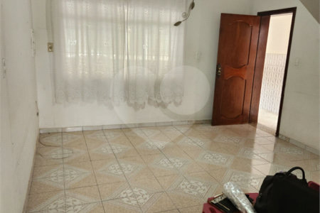 Sobrado à venda com 3 quartos em Vila Dalila, São Paulo, SP