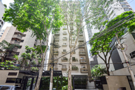 Apartamento à venda com 3 quartos, sendo 1 suíte,  em Moema, São Paulo, SP