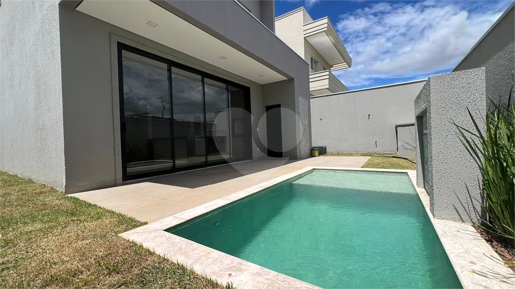Casa à venda com 3 suítes no condomínio Brisas Horizontal, Cuiabá - MT