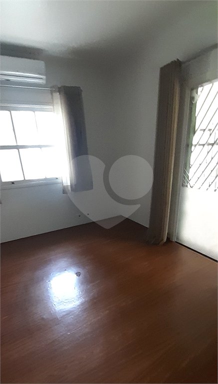 Casa à venda com 5 quartos, sendo 1 suíte, no Centro, Bom Jesus dos Perdões, SP