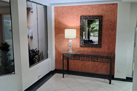 Apartamento à venda com 3 quartos, sendo 1 suíte, em Campo Grande, São Paulo, SP