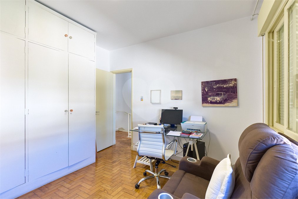 Casa de Vila à venda com 4 quartos, sendo 1 suíte, em Alto da Boa Vista, São Paulo, SP