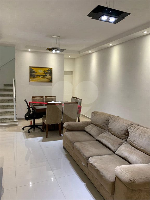 Sobrado à venda com 3 quartos, sendo 1 suíte,  em Vila Gumercindo, São Paulo, SP