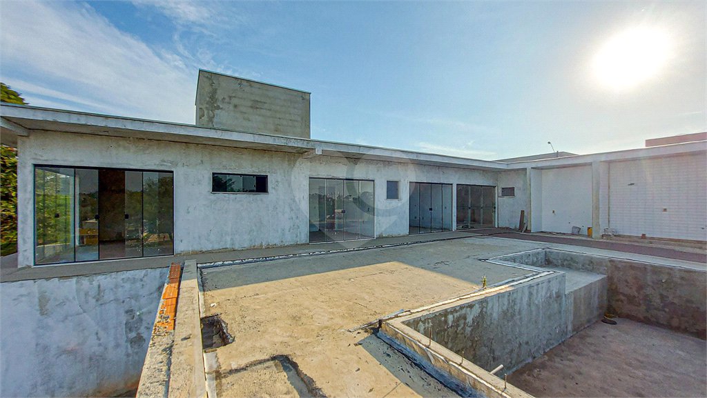Casa à venda com 3 quartos, sendo 1 suíte, no condomínio Residencial Fazenda Alta Vista, Salto de Pirapora - SP
