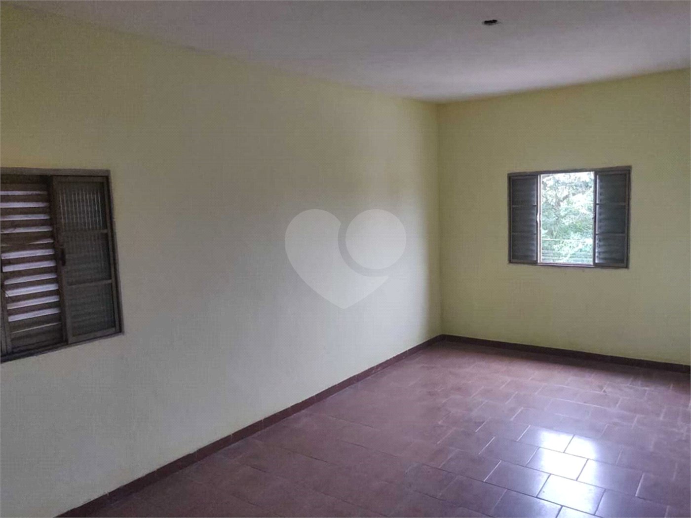 Sobrado à venda com 4 quartos em Jardim Limoeiro, São José dos Campos, SP