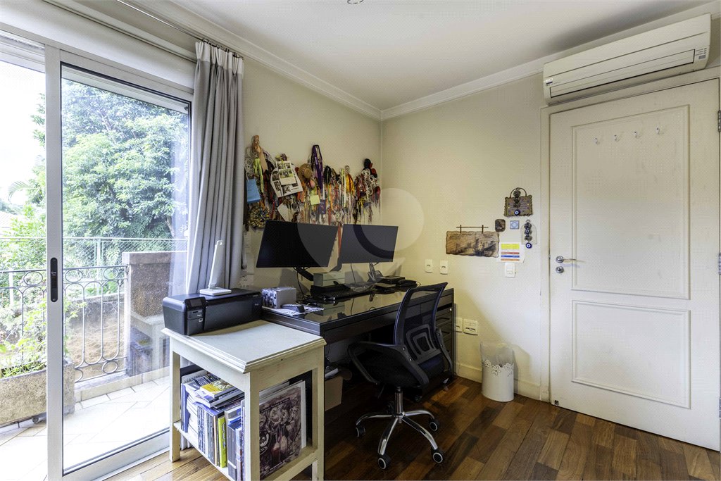 Duplex para alugar com 4 quartos, sendo 3 suítes, em Alto de Pinheiros, São Paulo, SP