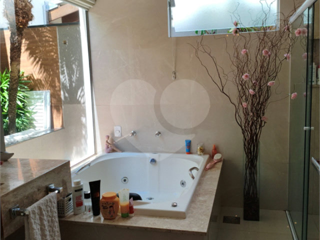 Casa à venda com 3 suítes em Carmo, Araraquara, SP