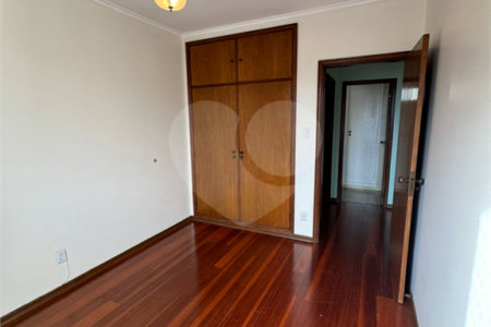 Casa à venda com 3 quartos, sendo 1 suíte,  no condomínio Edifício Crescencia Carolo Balbo, Ribeirão Preto - SP