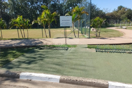 Casa à venda com 2 quartos, sendo 1 suíte, no condomínio Terras de São Francisco, Sorocaba - SP