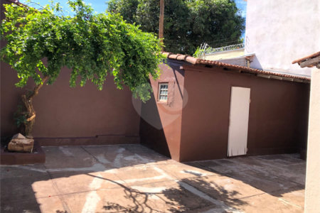 Casa para venda no Centro.