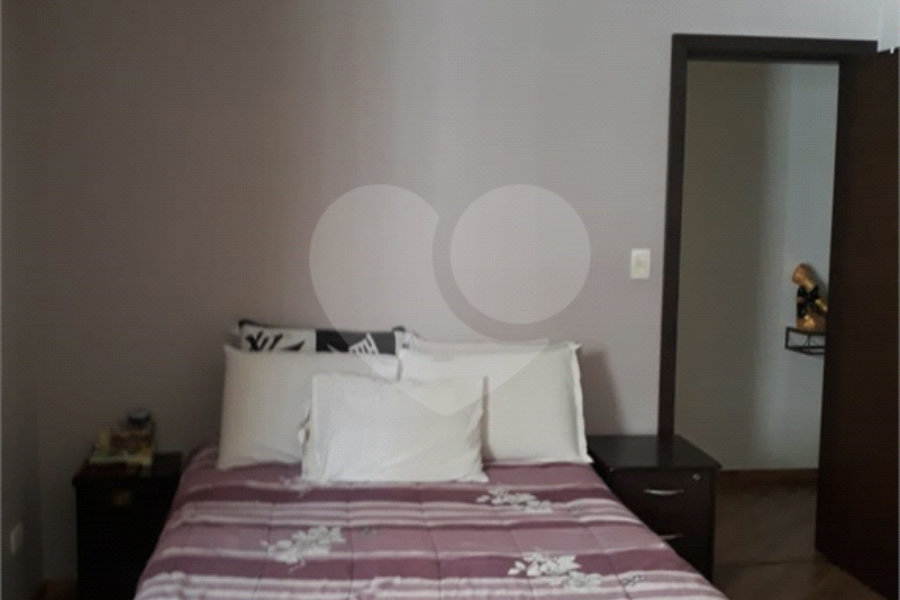 Sobrado à venda com 3 quartos, sendo 1 suíte, em Jardim Santa Mena, Guarulhos, SP