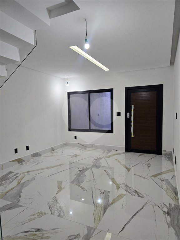 Sobrado à venda com 4 quartos, sendo 2 suítes,  em Vila Monumento, São Paulo, SP