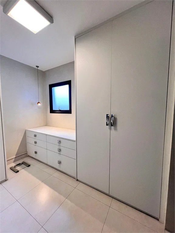 Sobrado à venda com 5 quartos, sendo 2 suítes, em Vila Inah, São Paulo, SP