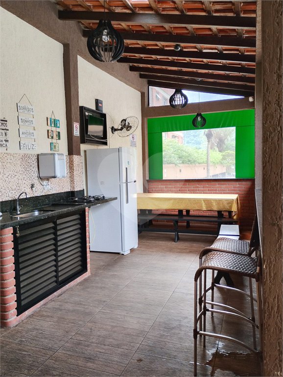 Apartamento à venda com 3 quartos, sendo 1 suíte,  em Enseada, Guarujá, SP