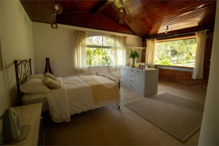 Sítio à venda com 7 quartos, sendo 6 suítes, em Jardim Santa Vitória (canguera), São Roque, SP