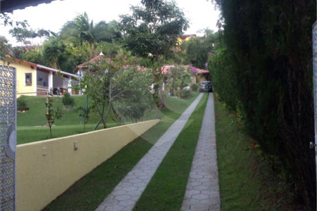 Casa Térrea à venda com 3 quartos, sendo 1 suíte,  em Alpes D'ouro, Bom Jesus dos Perdões, SP