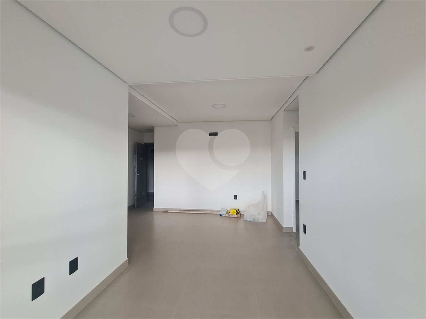 Apartamento à venda com 3 quartos, sendo 1 suíte, em Jardim Refúgio, Sorocaba, SP