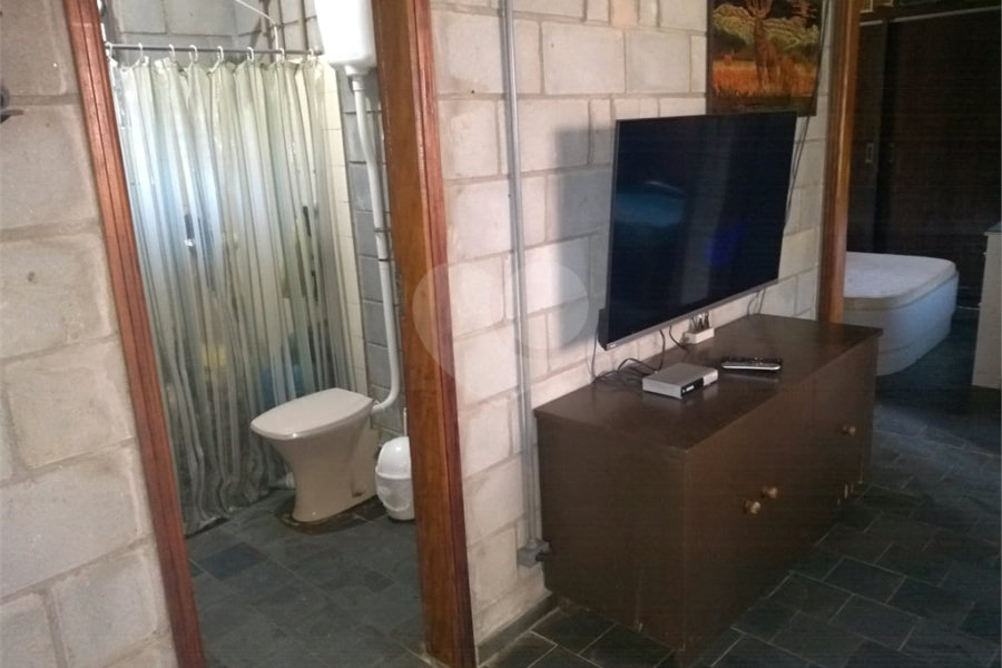 Casa à venda com 3 quartos, sendo 1 suíte, no condomínio Cinco Lagos, Mairiporã - SP