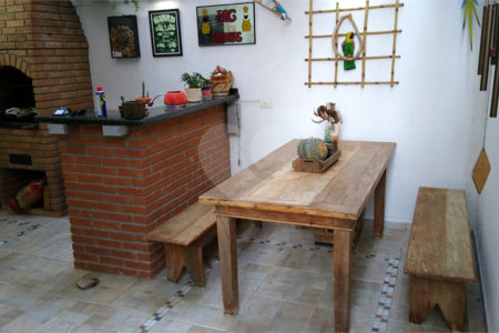 Sobrado à venda com 3 suítes em Ferreira, São Paulo, SP