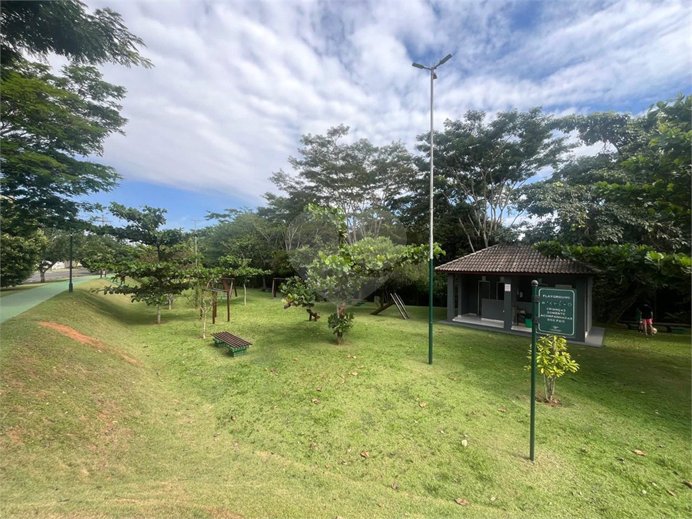 Casa à venda com 3 suítes no condomínio Lago da Serra, Araçoiaba da Serra - SP