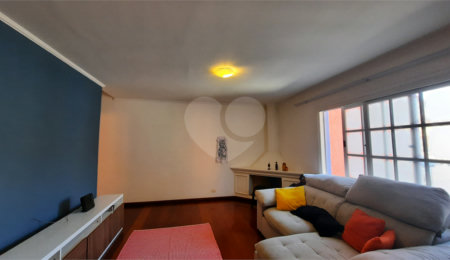 Casa de Vila à venda com 4 quartos, sendo 2 suítes,  em Granja Julieta, São Paulo, SP
