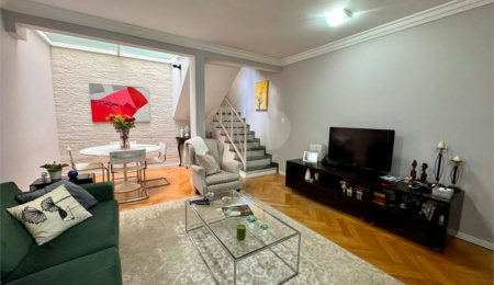 Casa à venda com 3 quartos, sendo 1 suíte,  no condomínio Morada dos Pássaros, São Paulo - SP