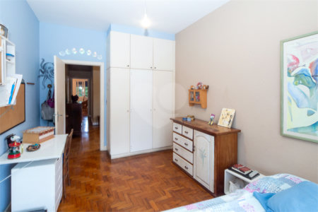 Casa à venda com 3 quartos, sendo 1 suíte, em Alto da Boa Vista, São Paulo, SP