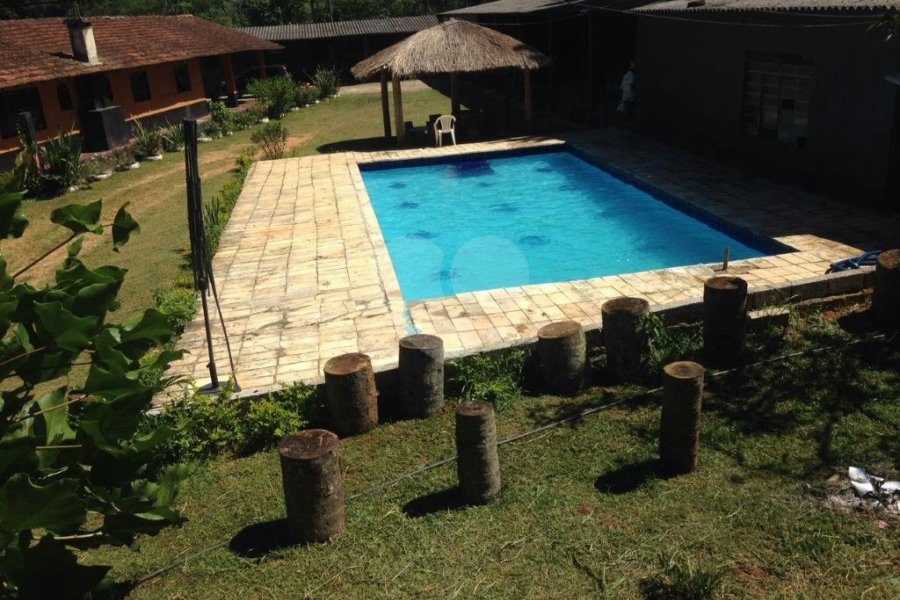 Casa à venda com 6 quartos, sendo 2 suítes,  em Roseira, Mairiporã, SP