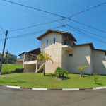 Casa à venda com 3 suítes no condomínio Terras de São Francisco, Vinhedo - SP