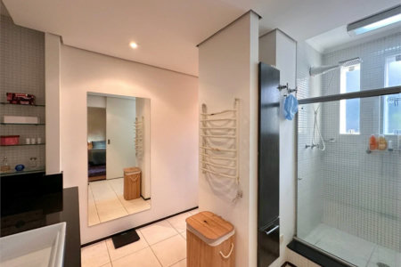 Casa à venda com 3 quartos, sendo 1 suíte, no condomínio Barão do Triunfo, São Paulo - SP