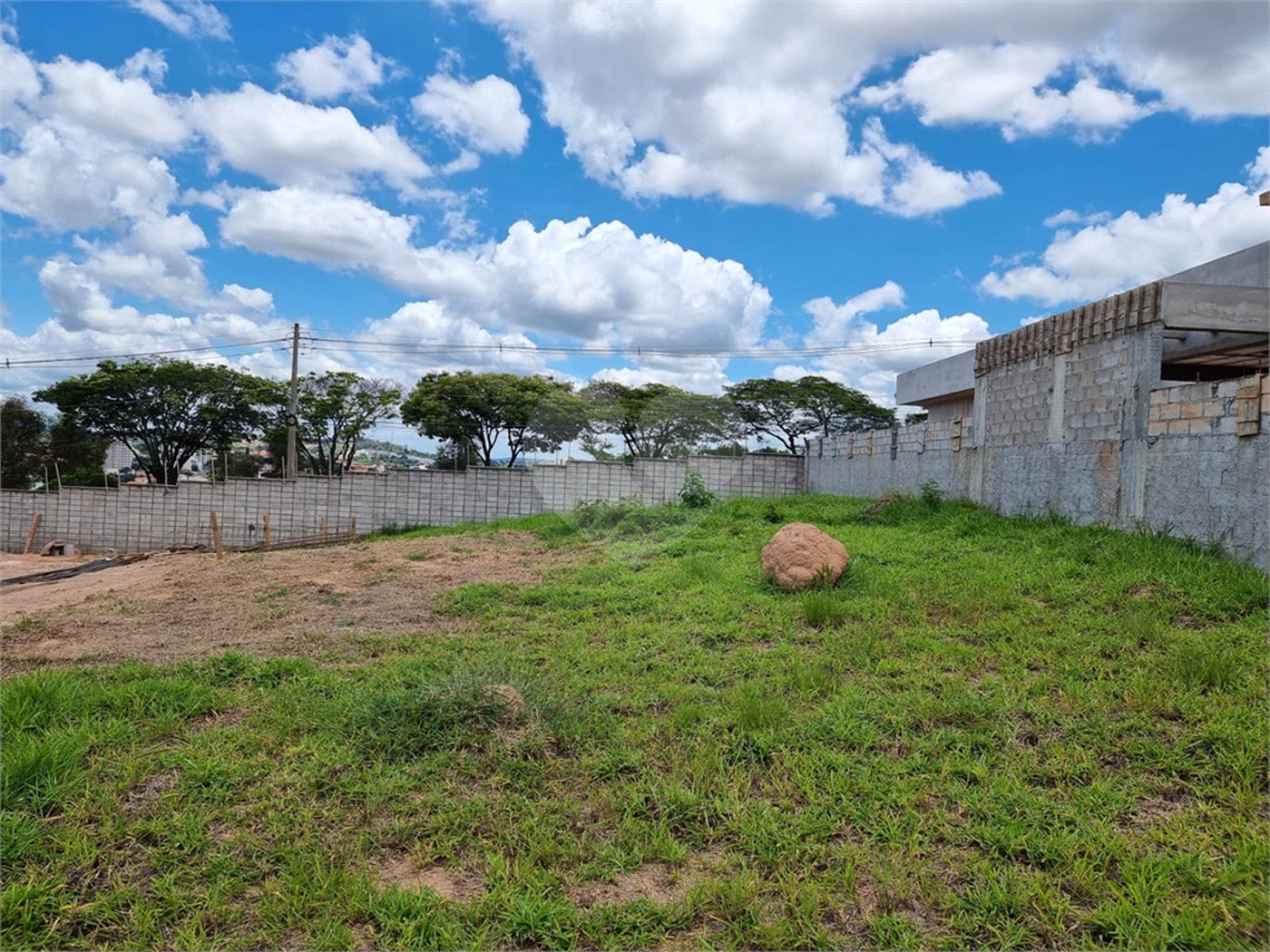 Terreno à venda no condomínio Residencial Recanto das Palmas, Vinhedo - SP